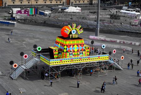 “Mirar”, Un toque de color al Zócalo de CDMX