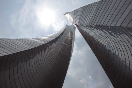 Museo Torres Bicentenario, dos impresionantes torres de acero paralelas de 65 metros