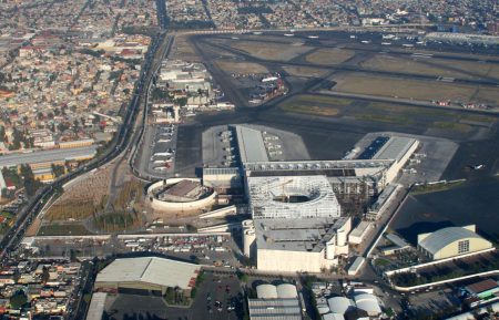 Centro comercial, áreas verdes o universidad: ¿Cuál será el destino del viejo aeropuerto?