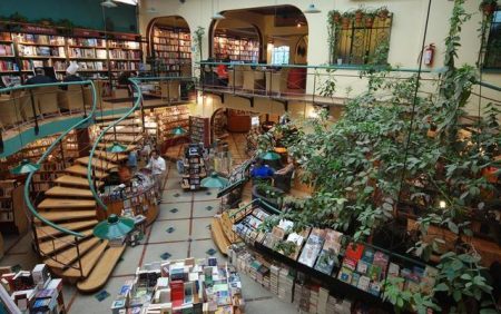 Cafebrería El Péndulo, en Polanco, un paraíso de libros y café