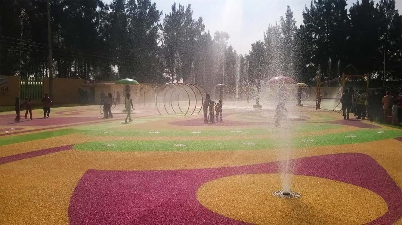 De terreno baldío a parque acuático en la ciudad de México