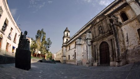 Sobre el claustro de la poetisa Sor Juana Inés de la Cruz