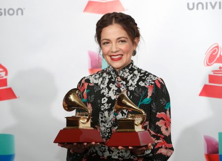 Natalia Lafourcade: la mujer más premiada de los premios Grammy Latino