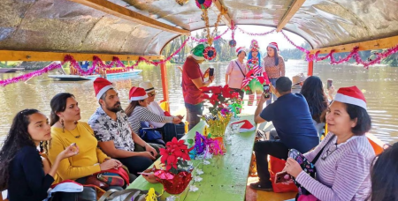 Dos increíbles paseos en Xochimilco para experimentar el espíritu navideño 