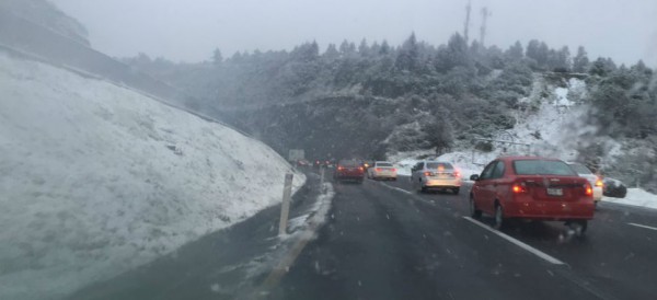 Cae nieve en el Ajusco y La Marquesa