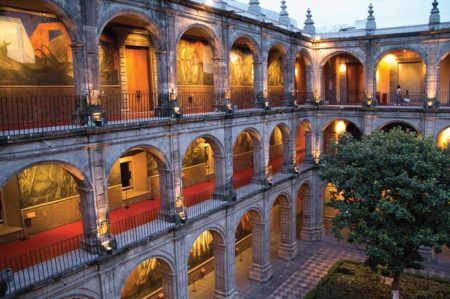 Recorre las calles del Centro Histórico al estilo de Octavio Paz