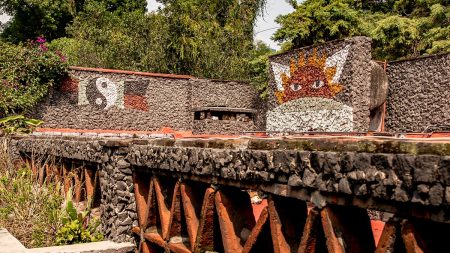 Espacio Nancarrow-O'Gorman: una fascinante casa de estilo orgánico