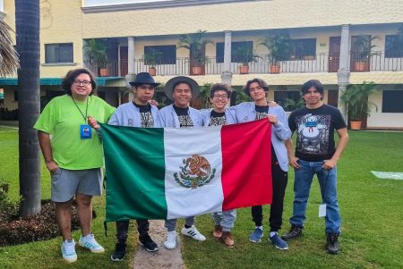 Estudiantes de preparatoria ganan oro y plata en Olimpiada de Matemáticas