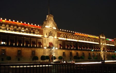 Recorre la Ciudad de los Palacios por la noche