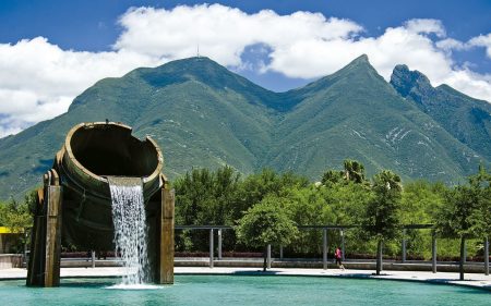 Paseo Santa Lucía, el lago artificial más largo de Latinoamérica