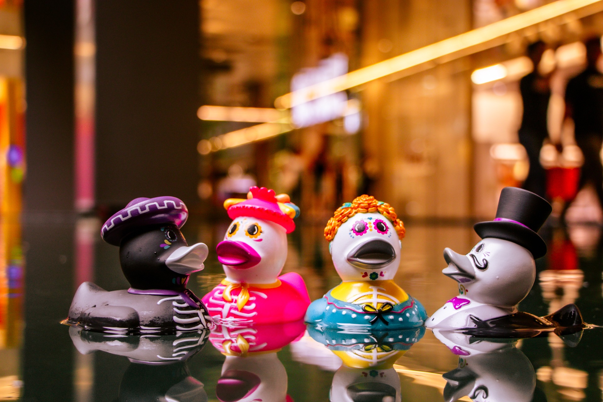 Patitos Catrinas: el color del Día de Muertos invadirá una gran plaza comercial en CDMX