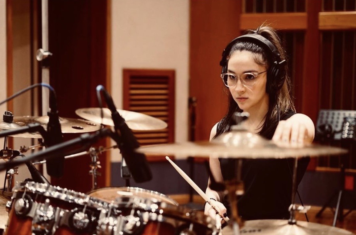 Pau Villarreal, la mejor baterista del mundo y Girl Ultra, la única mujer mexicana en Coachella