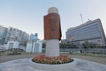 La nueva Plaza de la Lectura en CDMX es un gran homenaje al escritor José Saramago