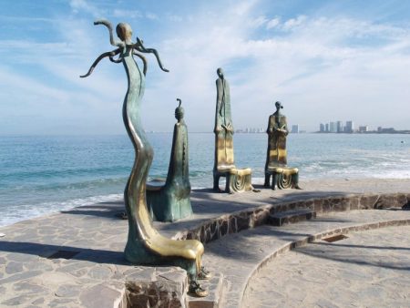 La Rotonda del Mar, un espacio escultórico en el malecón de Puerto Vallarta