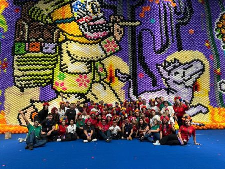 México gana 2 Récords Guinness por la creación de asombrosos murales con globos