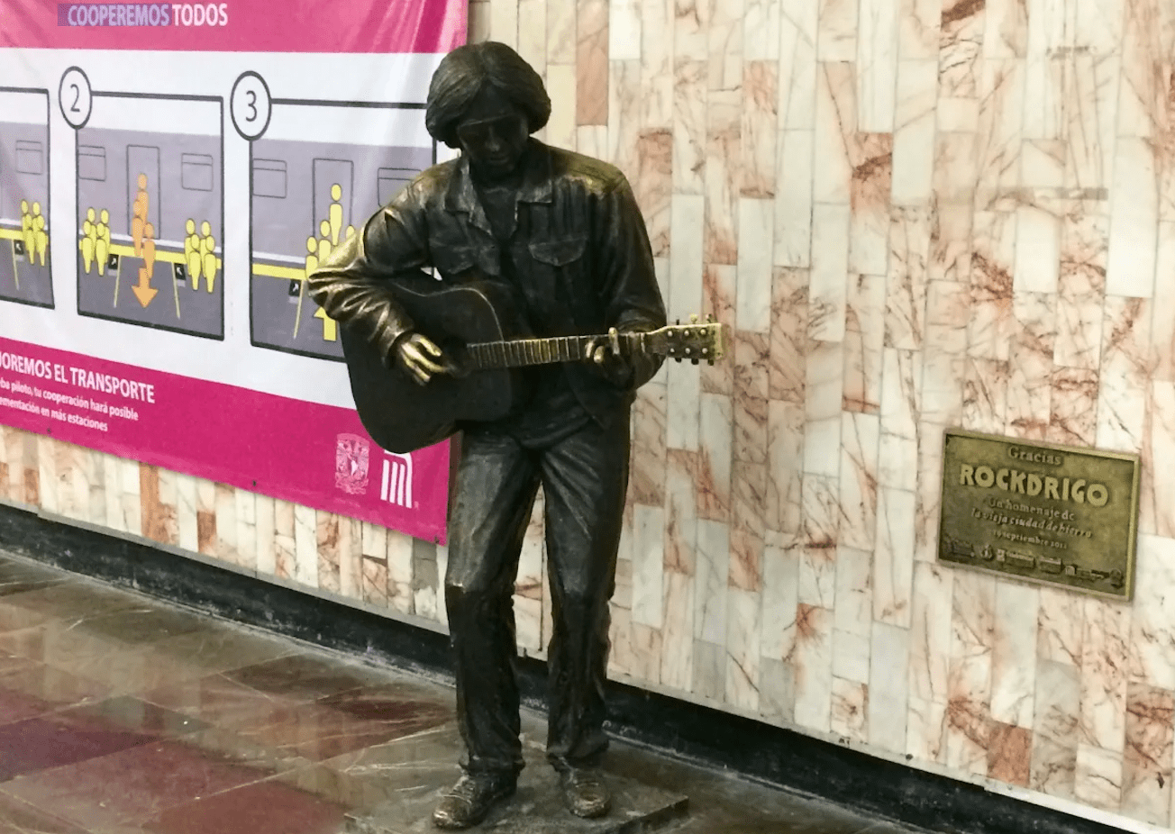 Rockdrigo González, la épica estatua del profeta del nopal