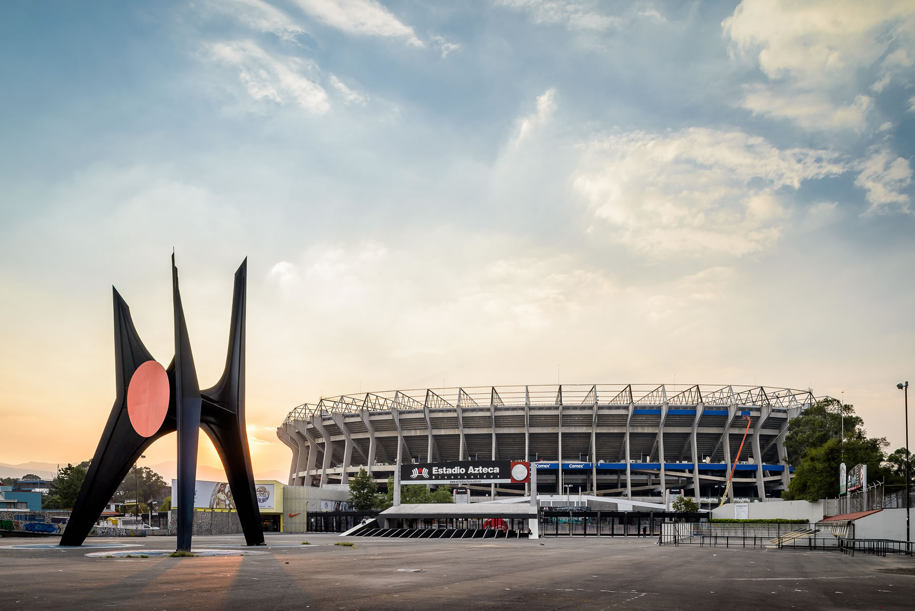 50 años de El Sol Rojo, la icónica escultura del Estadio Azteca