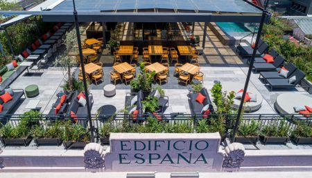 El deslumbrante hotel Umbral y su terraza en un precioso edificio del Centro