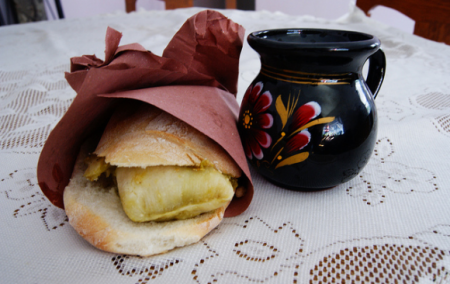 El extraño pleonasmo culinario de la Ciudad de México: la torta de tamal