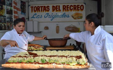 Tortería Del Recreo, el legendario sitio para degustar tortas colosales