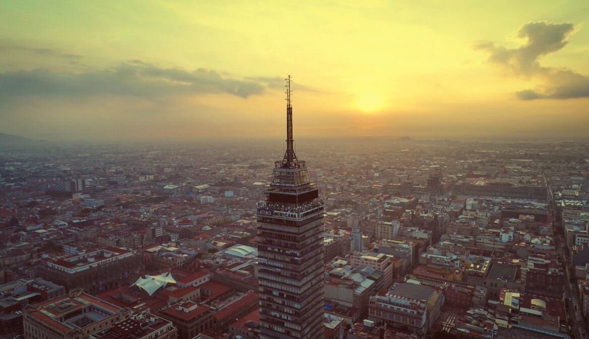 Towerrunning: corre un maratón subiendo las escaleras de la Torre Latino