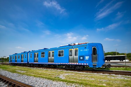 Tren ligero tiene nuevas unidades, más rápidas, seguras y eficaces (FOTOS)