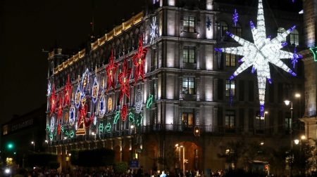 No te pierdas el tour de luces navideñas gratuito que ofrece el Metrobus