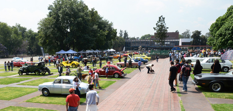 Una exposición de autos clásicos en la UNAM y una emocionante fiesta vintage