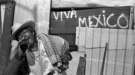 Nostalgia urbana: las mil aristas del México de Pedro Meyer (FOTOS)