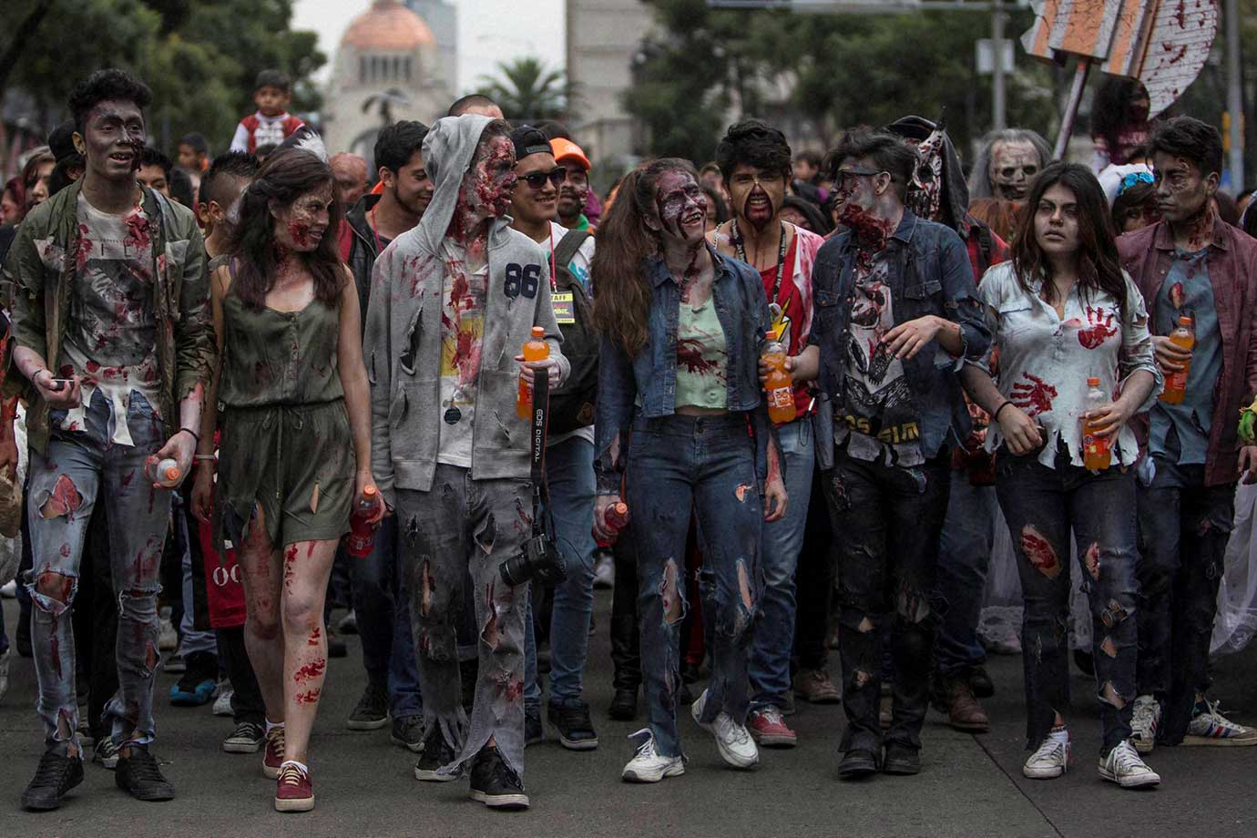 Regresa la Marcha Zombie de la CDMX, un terrorífico encuentro con los muertos vivientes