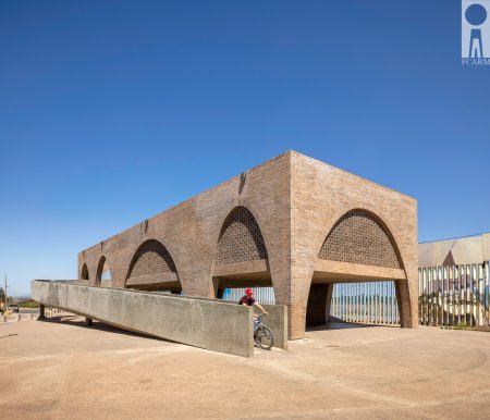 Así es la curiosa Biblioteca y Parque Público en la frontera entre Sonora y Arizona