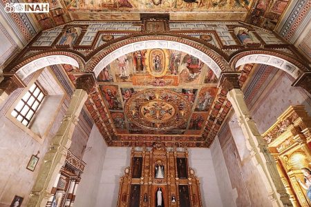 Restauración devela pintura original en el Templo de Santa María, en Michoacán