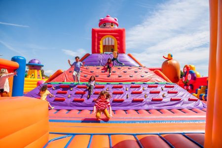 El castillo inflable más grande del mundo llega al Zócalo de CDMX