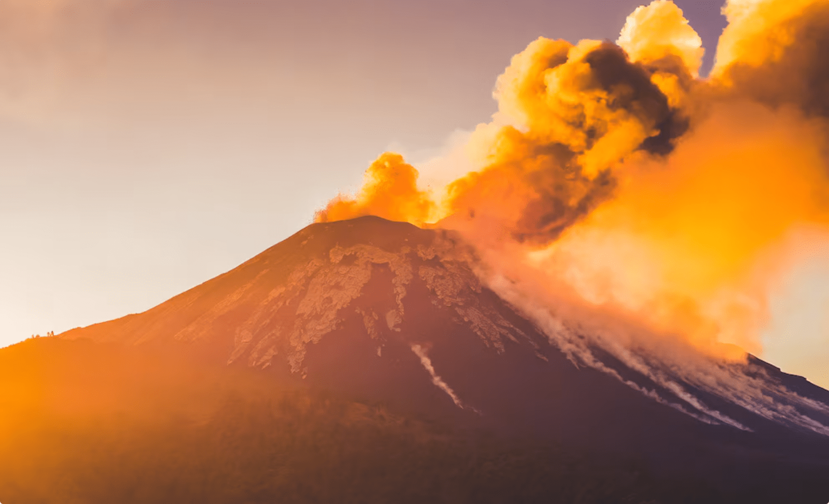 ¿Nace un nuevo volcán? Esto se sabe del extraño brote de vapor cerca del Paricutín