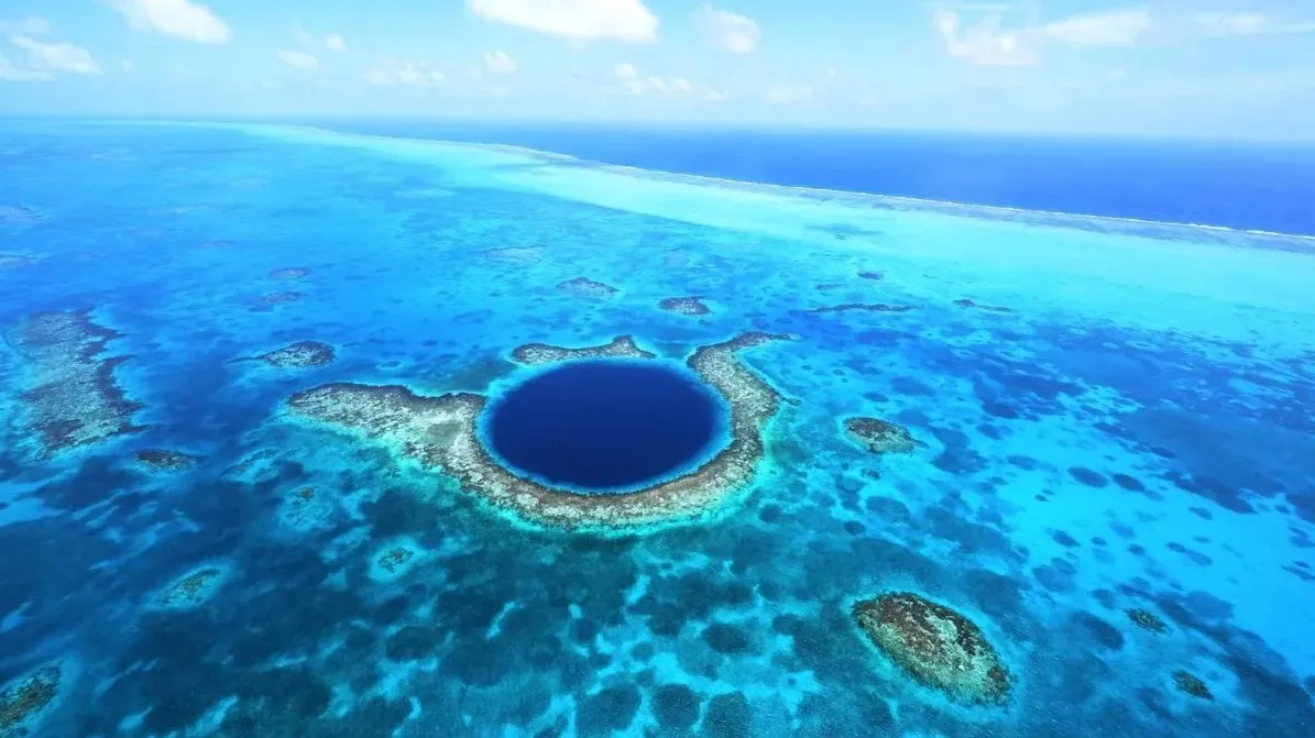 Encuentran en México el segundo agujero azul más profundo del mundo