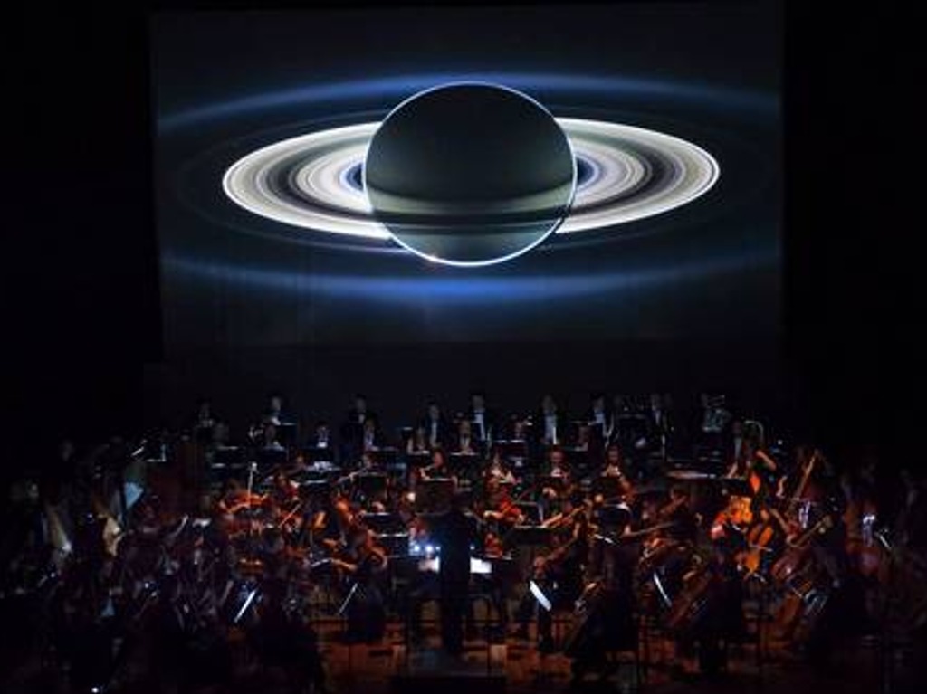 La orquesta Filarmónica de las Artes presenta “Los Planetas”, un concierto inmersivo