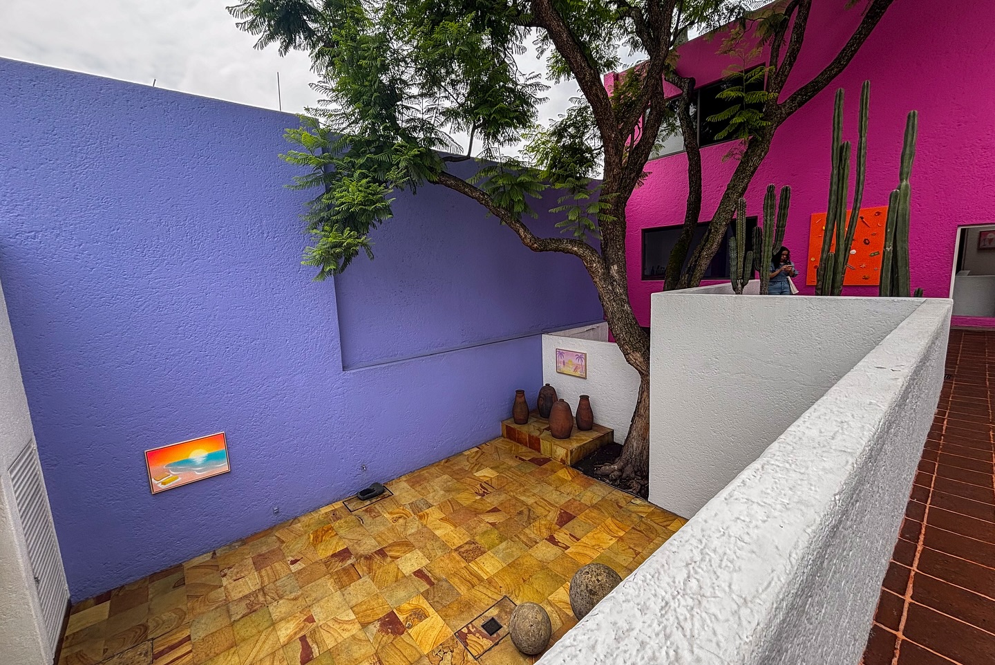 La colorida exposición de Scott Reeder en Casa Gilardi