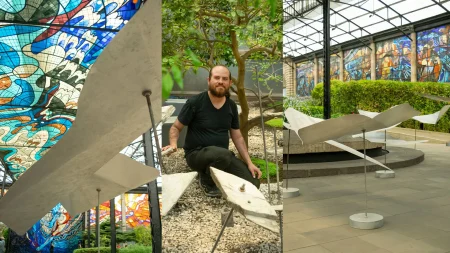 Suspensiones bajo la lluvia, una exposición que transforma esculturas  instrumentos interactivos