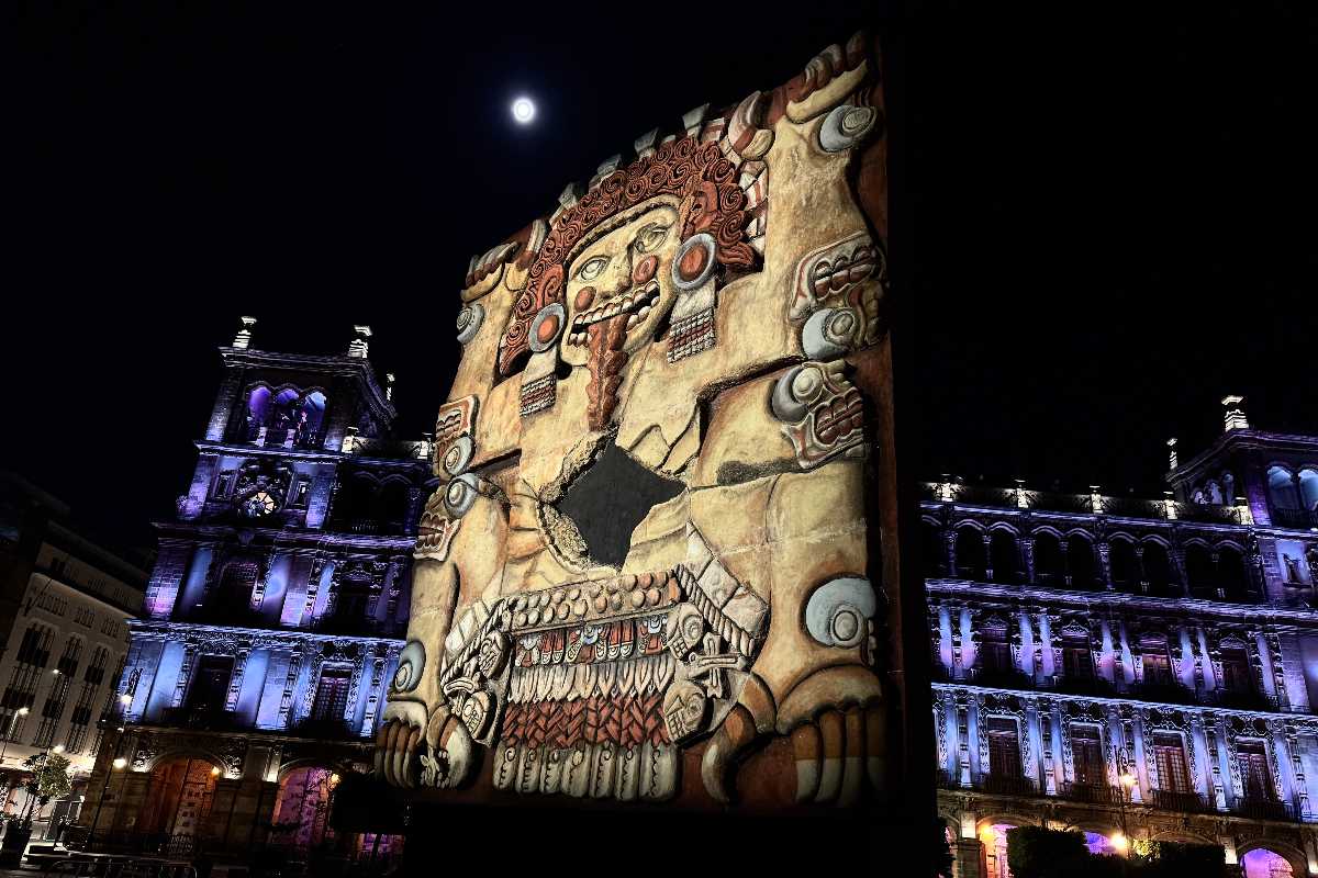 Memoria luminosa, proyecciones monumentales en el Zócalo