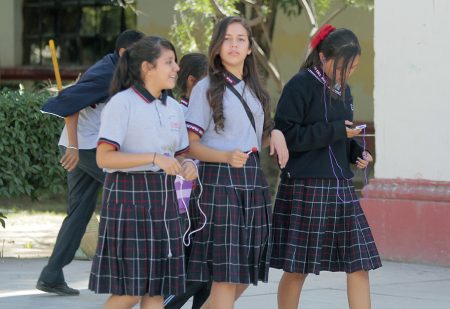 Alumnas en CDMX podrán faltar a clases por dolores menstruales