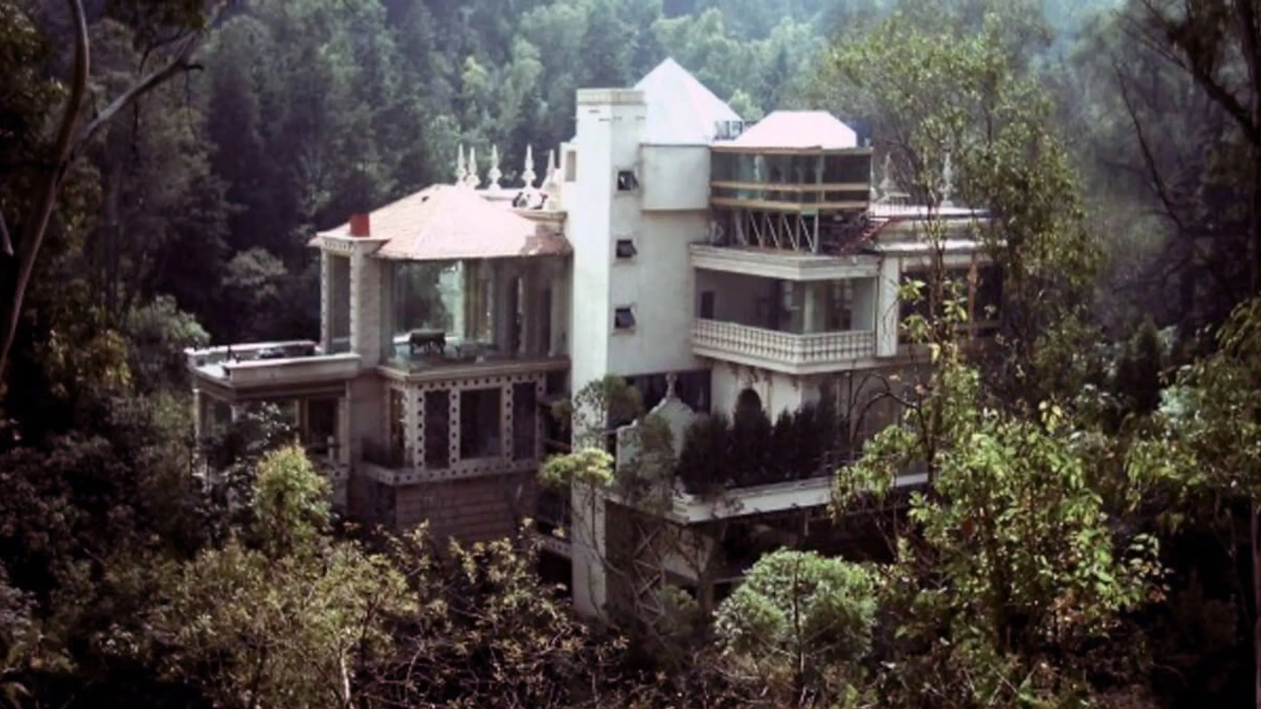 Tour del Terror CDMX 2025, un recorrido nocturno por las casas embrujadas de la ciudad