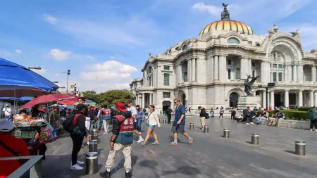 CDMX retira a mil ambulantes y reordena comercio en el Centro Histórico
