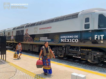 Tren Interoceánico inicia operaciones en primer tramo; recorre Oaxaca y Chiapas