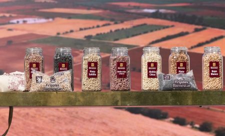 México presenta Frijoles Bienestar, un producto económico que busca apoyar la alimentación básica