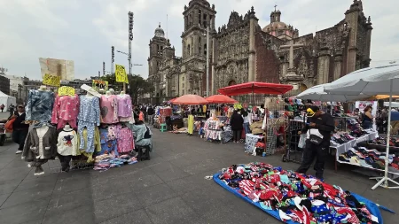 CDMX retirará y reubicará a vendedores ambulantes del Centro Histórico