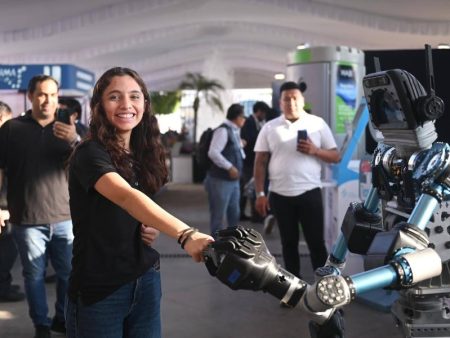 Valeria Palacios, la joven mexicana que ganó la Medalla Mundial de la Educación en Londres
