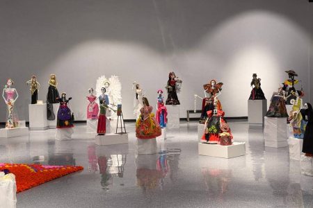 El arte de papel y fuego: abre en CDMX la primera galería de cartonería