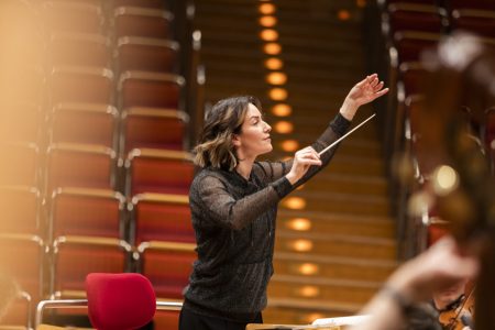 Alondra de la Parra será la nueva directora de la Orquesta y Coro de Madrid
