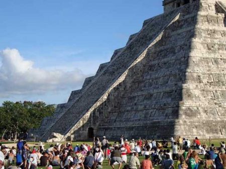El descenso de Kukulcán: el fenómeno que convierte luz en serpiente en Chichén Itzá (VIDEO)