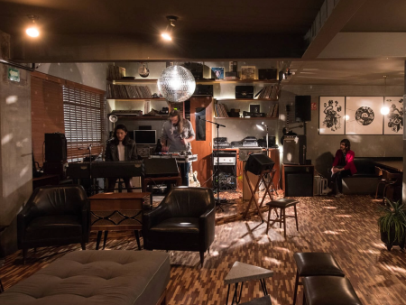 Improvisión: las noches donde la música se inventa en vivo en Departamento Studio Bar